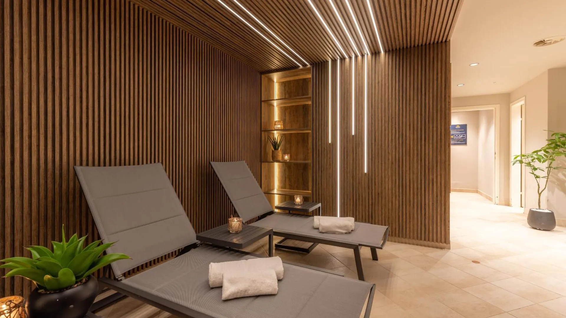 Mondi Hotel اكسامز